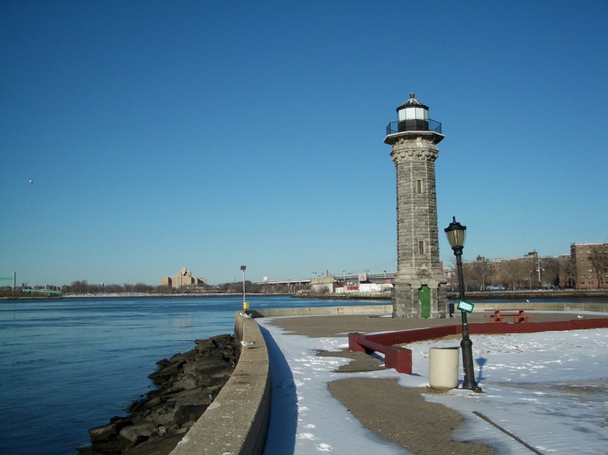 Roosevelt Island Lighthouse 3