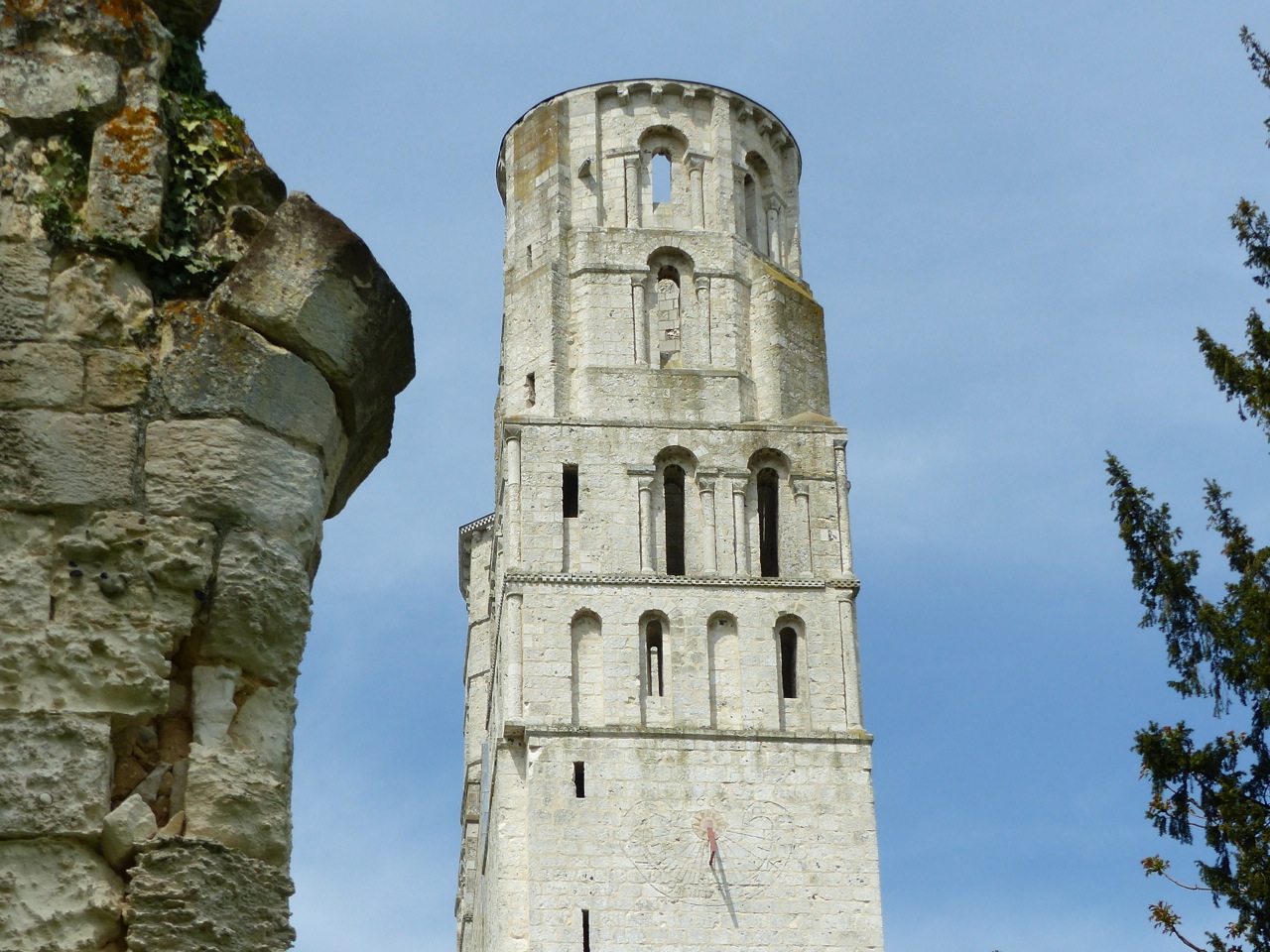 Mass (Scratch) Sundial, Jumieges Abbey, France 3