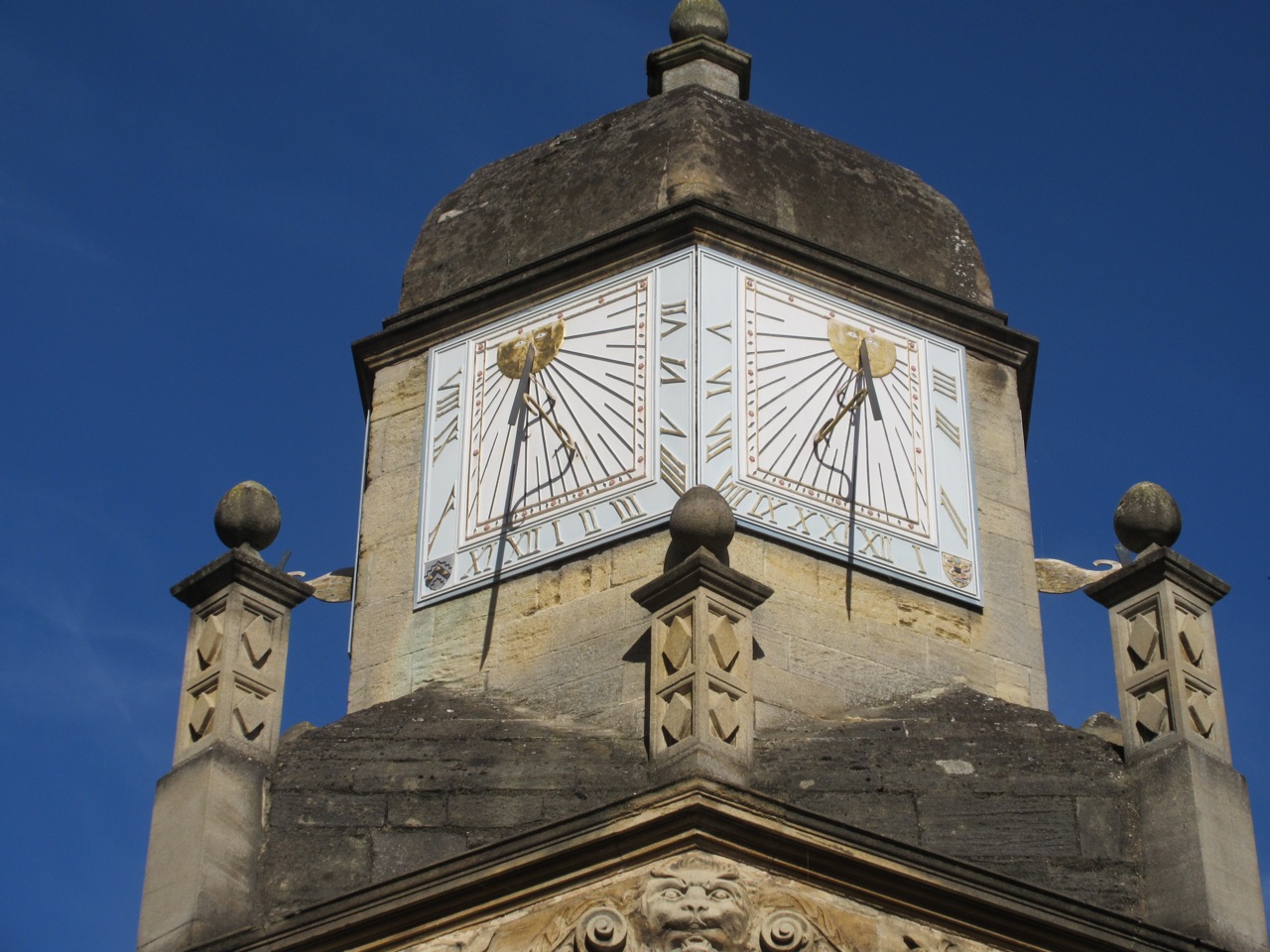 caius-college-cambridge-sundial-gate-of-honour3