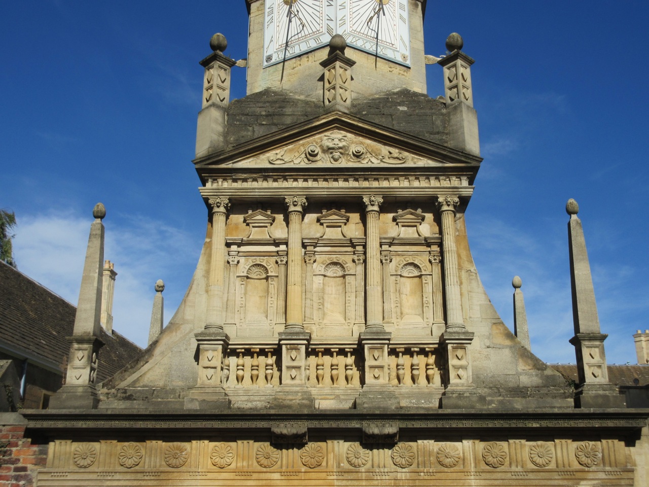 caius-college-cambridge-sundial-gate-of-honour4