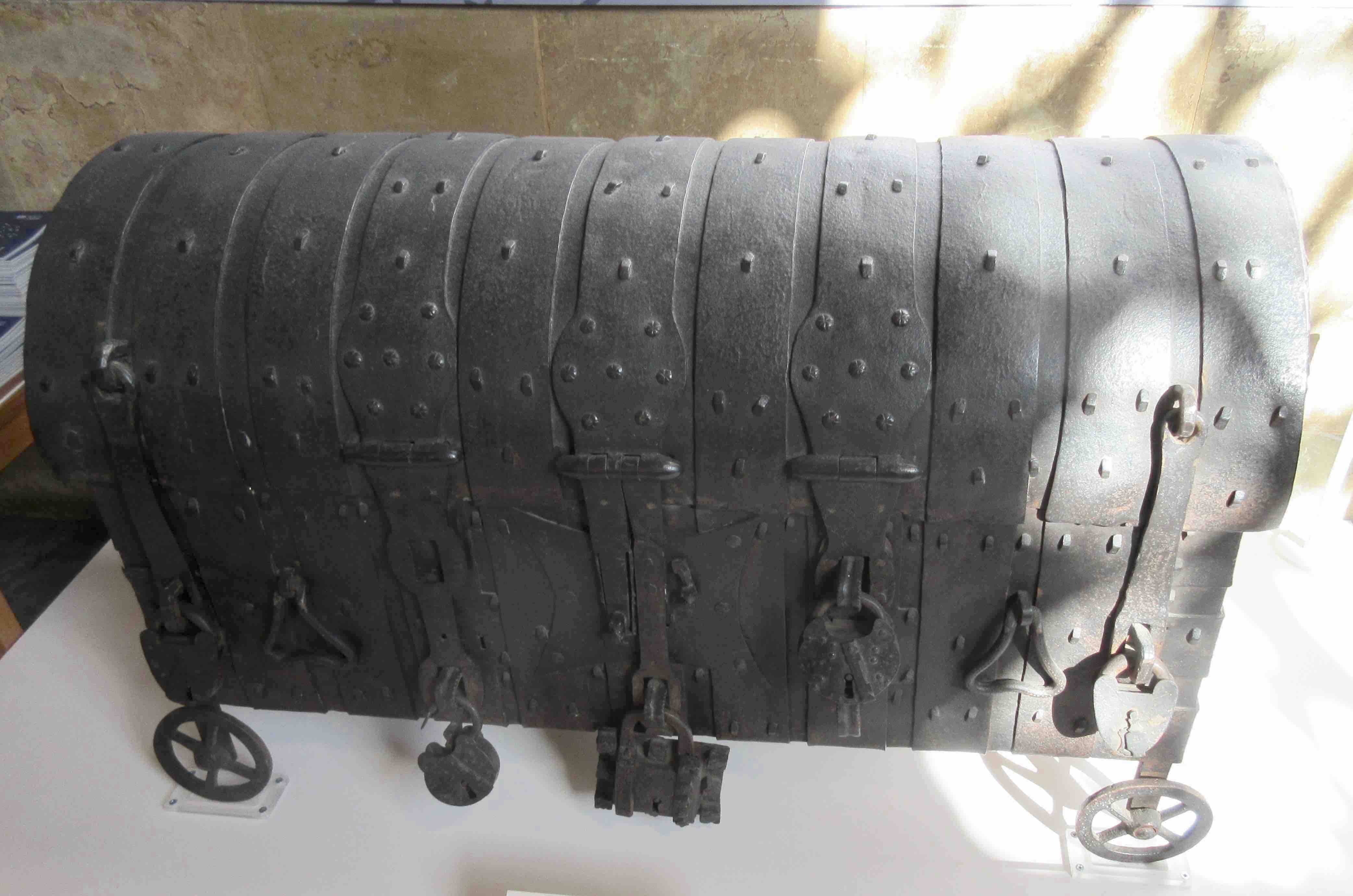 treasures-from-the-university-library-cambridge-4